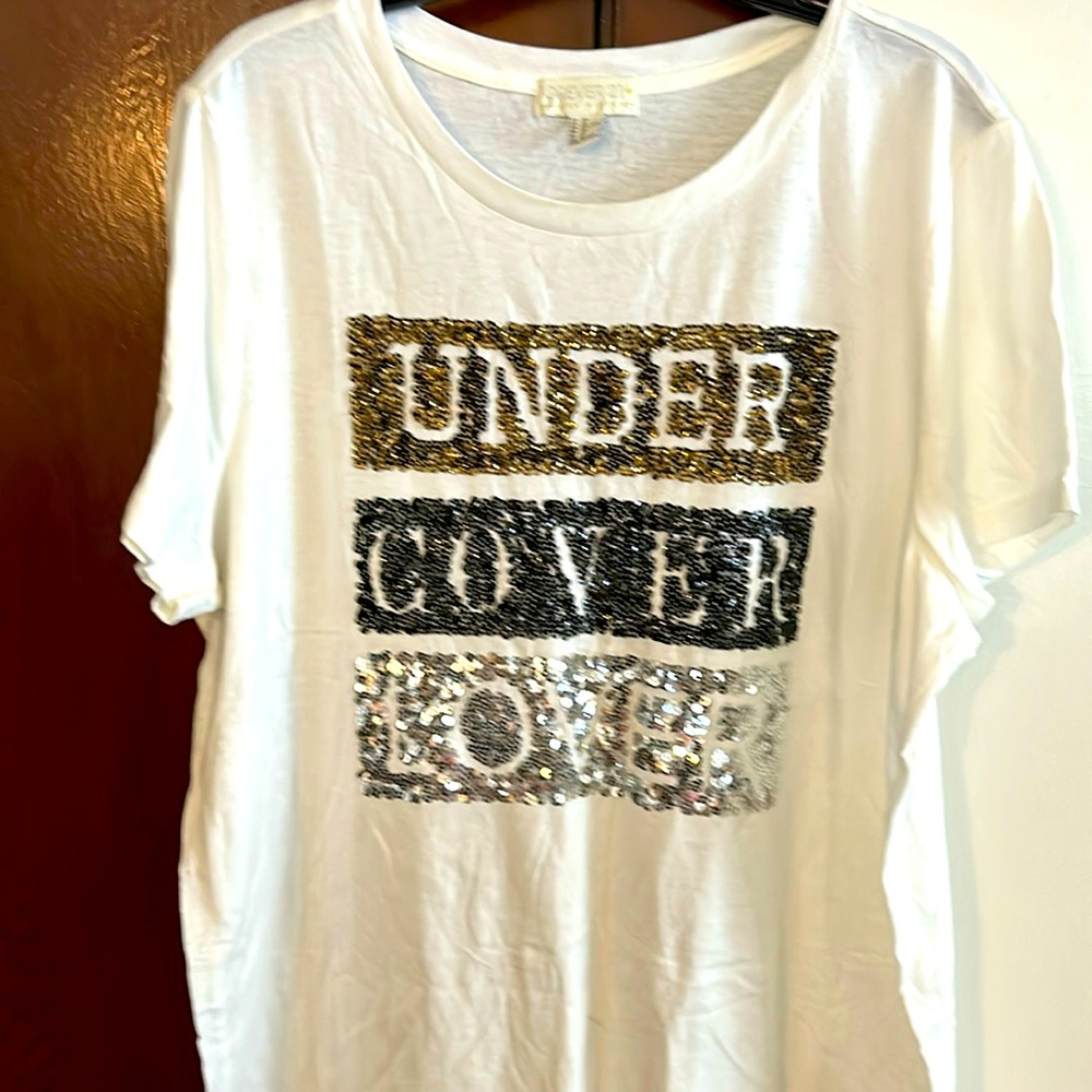 Gently worn sequin graphic T-SHIRT